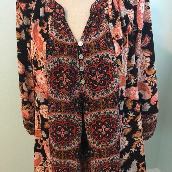 Ladies top - Picture 1 of 2